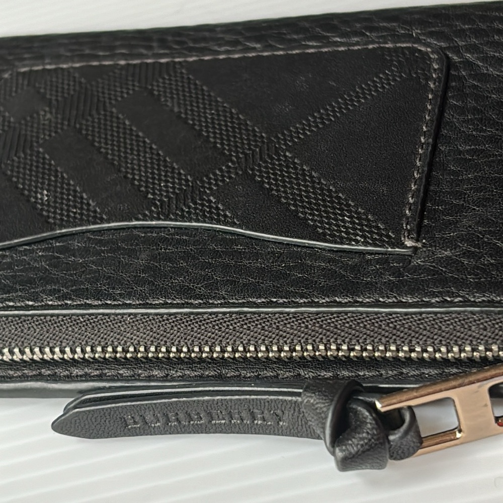 Burberry snap and zip black leather wallet - Picture 3 of 10